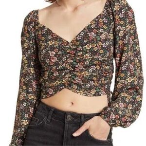 NWT Elodie Long Sleeve Black Floral Boho Crop Top Size Small